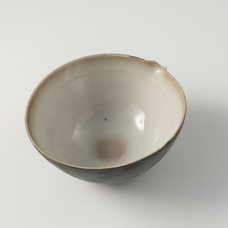 大村剛　白磁色絵片口B