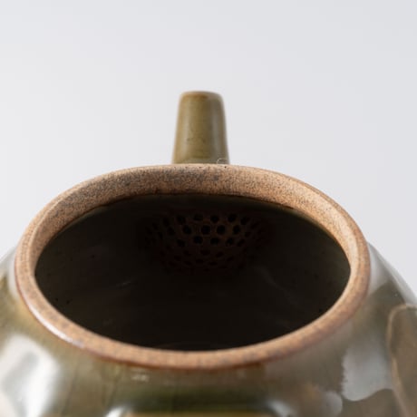 笠原良子　飴釉唐草文後手急須