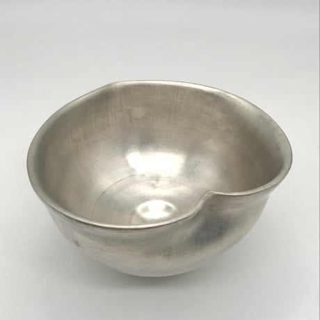 866 猪目茶碗　銀彩　12.8×7.7cm