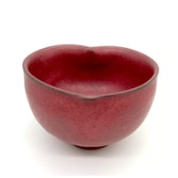 395 猪目茶碗　梅重(うめがさね) 黒土　12.1×7.8cm