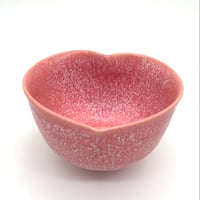 804 猪目茶碗　桜珊瑚 13.2×8.1cm