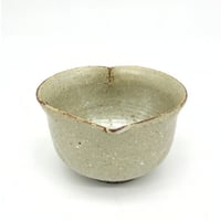 587 猪目茶碗　灰唐津　11.7cm×7.2cm