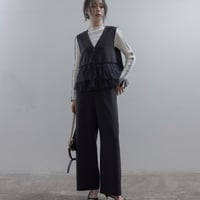 Eimeelaw(エイミーロー）ピンストライプ レースフリルベスト×パンツ　セットアップ
