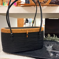 アタハンドバック（蓋つきツートン黒）