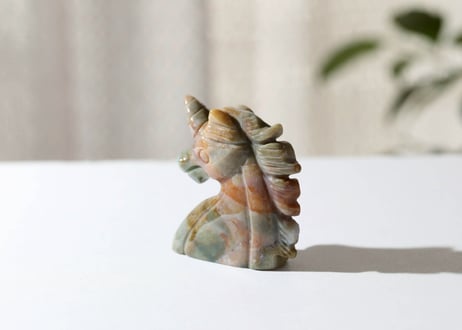 葉月ゆうによる技封入❣️【奇跡に包まれる/魔除けの結界】オーシャンジャスパーのカラフルユニコーン 手編みの巾着付き ※イベントクーポン使用不可