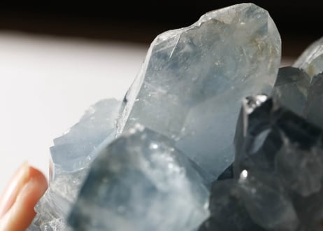 【悟った至福のシッディ】＆〈タイムウェーバーによるカルマを解放し、良い人生の流れに乗る調整入り〉オリジナルカード付き❣️ ハイクオリティ ブルーセレスタイト 原石