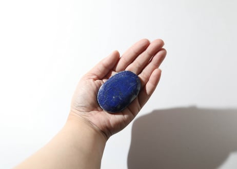 【悟った至福のシッディ】＆葉月ゆうによる技封入❣️【ポジティブな人生の流れを目覚めさせる】ラピスラズリ 握り石