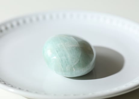 葉月ゆうによる技封入❣️【青天井にますます良い人間になる】ハイクオリティ ガーニエライト 握り石