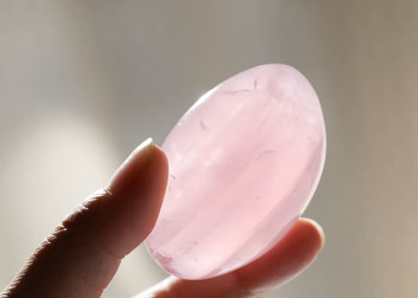 【悟った至福のシッディ】＆大技封入❣️【悩みを食べてくれる龍神】ローズクォーツ 握り石