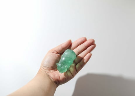 悟りのシッディ＆葉月ゆうによる技封入❣️【カルマ体のブロック解放/ハートからの願いを叶える】フローライト ぶた