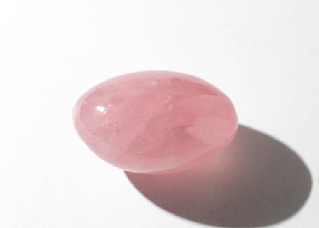 【悟った至福のシッディ】＆大技封入❣️【悩みを食べてくれる龍神】ローズクォーツ 握り石