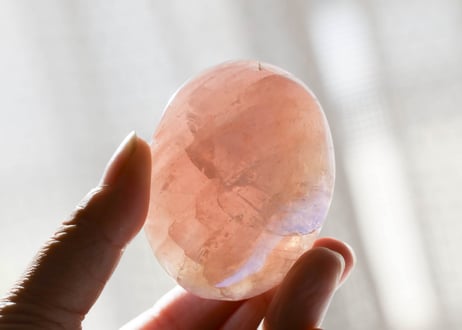 〈タイムウェーバーによる全世界にとってポジティブな存在になる調整入り〉エンジェルオーラ ローズクォーツ 握り石