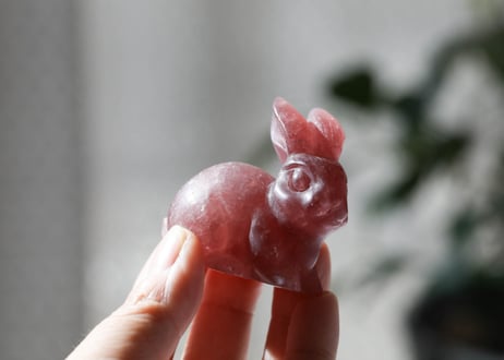 【アバンダンスディクシャ入り】ストロベリークォーツ うさぎ