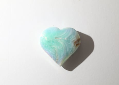 【LIVING YOUR TRUTH 真実を生きる（喜びで学ぶ・大成功）シジル封入 オリジナルカード付き❣️】エンジェルオーラ グリーンカルサイト ハート