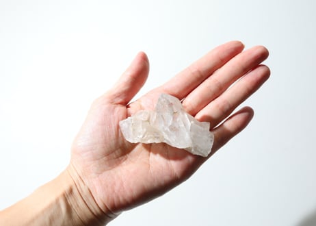 【悟りのシッディ入り】虹入り ガネッシュヒマール産水晶 ミニクラスター