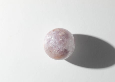 【悟った至福のシッディ】＆〈タイムウェーバーによる長所を認識し、直観的で可能性に満ちた人生を引き寄せる調整入り〉オリジナルカード＆スフィア台付き❣️ アメジスト＆チェリーブロッサムアゲート スフィア