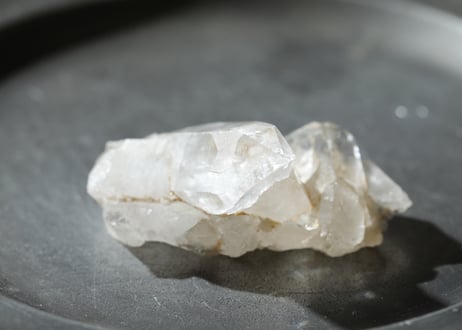 【悟りのシッディ入り】虹入り ガネッシュヒマール産水晶 ミニクラスター