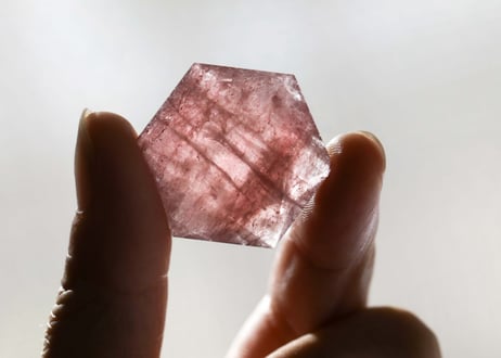【悟りのシッディ入り】ストロベリークォーツ 六芒星（1個）