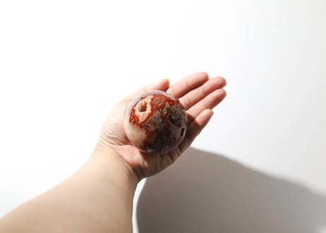 〈タイムウェーバーによる全世界にとってポジティブな存在になる調整入り〉レッドモスアゲート スフィア