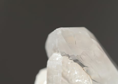 【悟りのシッディ入り】虹入り ガネッシュヒマール産水晶 ミニクラスター