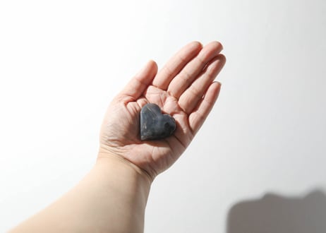 【悟った至福のシッディ】＆〈タイムウェーバーによる長所を認識し、直観的で可能性に満ちた人生を引き寄せる調整入り〉オリジナルカード付き❣️ グレーアゲート ハート