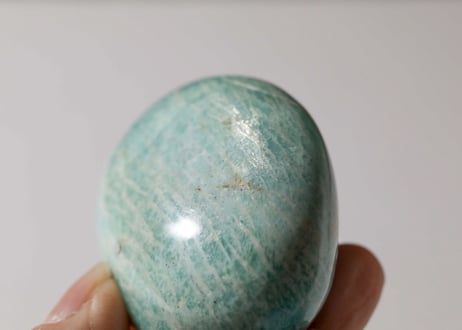 大技封入❣️【虚空蔵菩薩から智慧を授かる】アマゾナイト 握り石 ※イベントクーポン使用不可