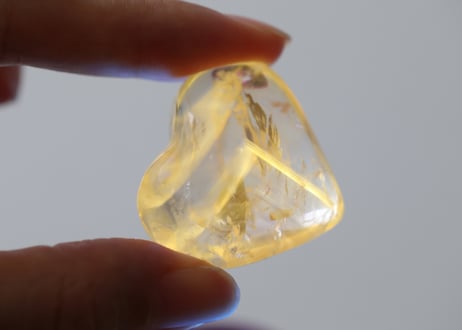 葉月ゆうによる技封入❣️【ヒーリングと魔除けの結界】虹入り パウエライト ゴールデンアメジスト ハート