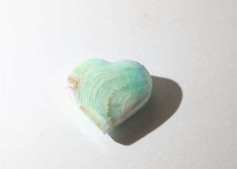 【LIVING YOUR TRUTH 真実を生きる（喜びで学ぶ・大成功）シジル封入 オリジナルカード付き❣️】エンジェルオーラ グリーンカルサイト ハート