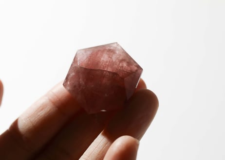 【悟りのシッディ入り】ストロベリークォーツ 六芒星（1個）