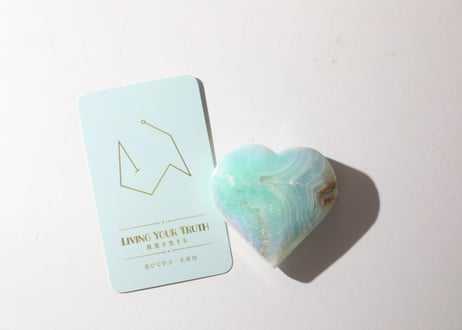【LIVING YOUR TRUTH 真実を生きる（喜びで学ぶ・大成功）シジル封入 オリジナルカード付き❣️】エンジェルオーラ グリーンカルサイト ハート