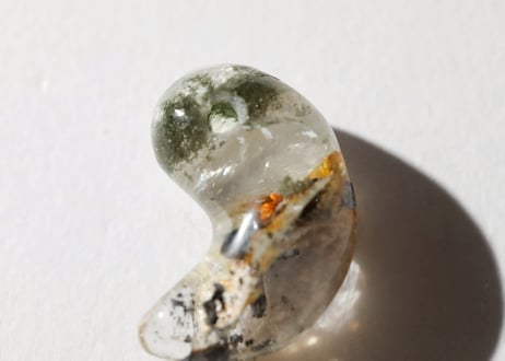 【悟りのシッディ入り】ガネッシュヒマール産水晶 勾玉