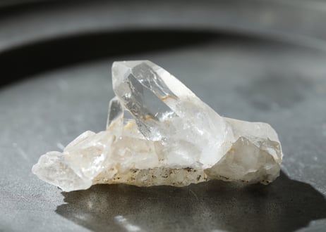 【悟りのシッディ入り】虹入り ガネッシュヒマール産水晶 ミニクラスター