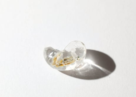 【悟りのシッディ入り】ガネッシュヒマール産水晶 勾玉
