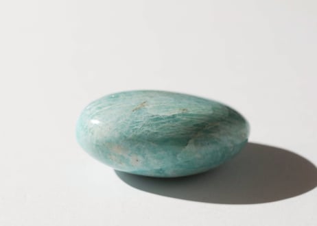 大技封入❣️【虚空蔵菩薩から智慧を授かる】アマゾナイト 握り石 ※イベントクーポン使用不可