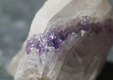 葉月ゆうによる技封入❣️【日々あらゆる面でますます神に近づいていく】カルサイト with アメジスト 原石