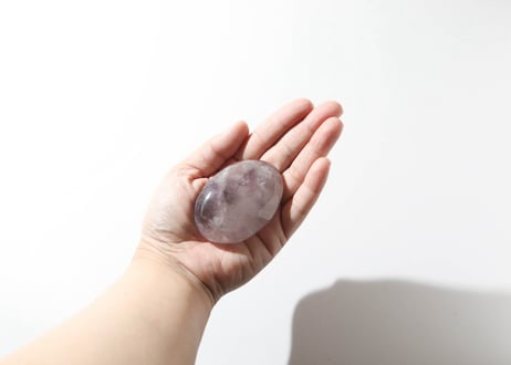 【悟った至福のシッディ】＆葉月ゆうによる技封入❣️【ポジティブな人生の流れを目覚めさせる】スモーキーアメジスト 握り石