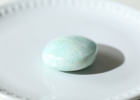 葉月ゆうによる技封入❣️【青天井にますます良い人間になる】ハイクオリティ ガーニエライト 握り石