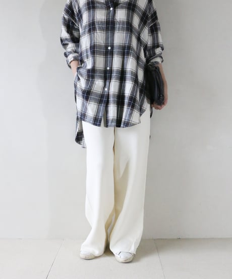 チェックネルシャツワンピース×ニットパンツコーデ（販売予定）