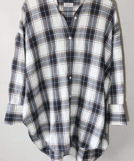 チェックネルシャツワンピース×ニットパンツコーデ（販売予定）