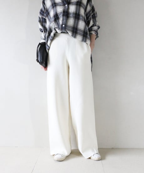チェックネルシャツワンピース×ニットパンツコーデ（販売予定）