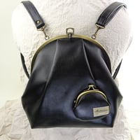 7.0寸 2WAYバッグ（リュック＆ショルダー）合皮　黒色　※口金：AG