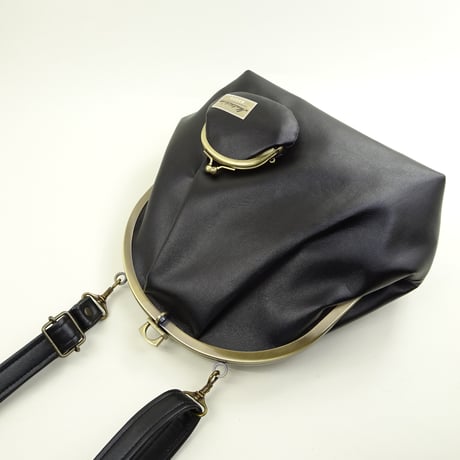 7.0寸 2WAYバッグ（リュック＆ショルダー）合皮　黒色　※口金：AG