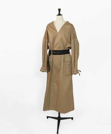Military gown  <CAMEL> sample