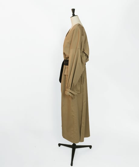 Military gown  <CAMEL> sample