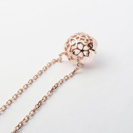 【necklace】　ローズクォーツ　桜型　甲州貴石切子