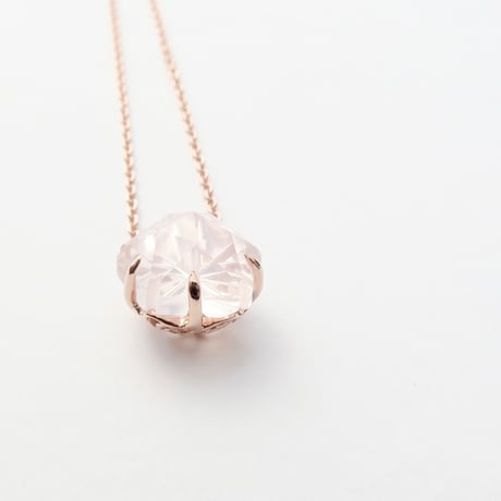 【necklace】　ローズクォーツ　桜型　甲州貴石切子