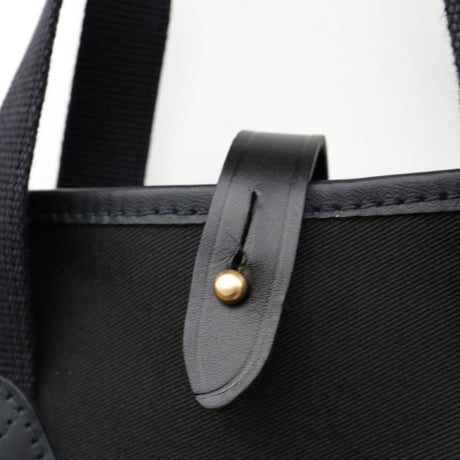 Quality Gunslips / TOTE MEDIUM
