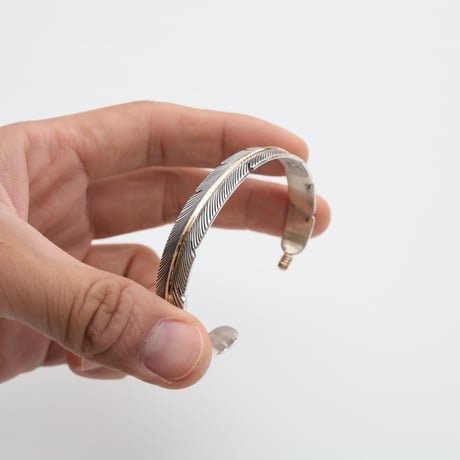 ナバホ族 Harvey Mace / 3/8'' 12KGF イーグルフェザー バングル
