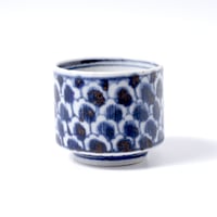 古伊万里 染付花繋ぎ文猪口 一客 | LYAN ARTS' Collection onlin
