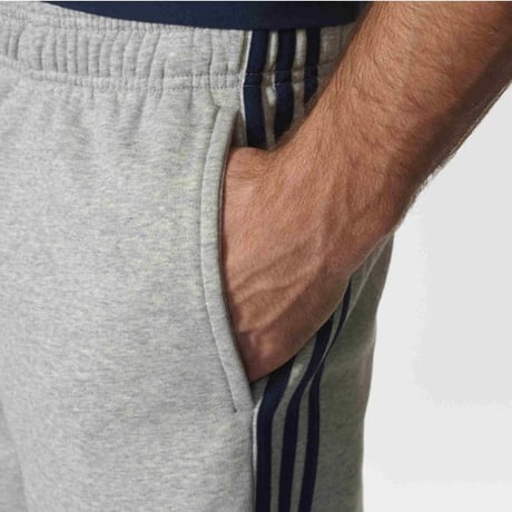米国仕様 Adidas アディダス エッセンシャル 3ストライプ スウェット ショートパンツ グレー GYM Shorts
